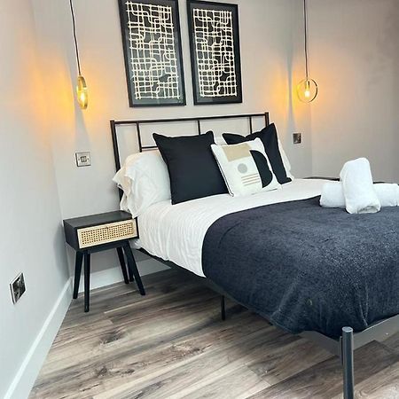 Central Belfast Modern Apartment Great Location Free Parking Dış mekan fotoğraf